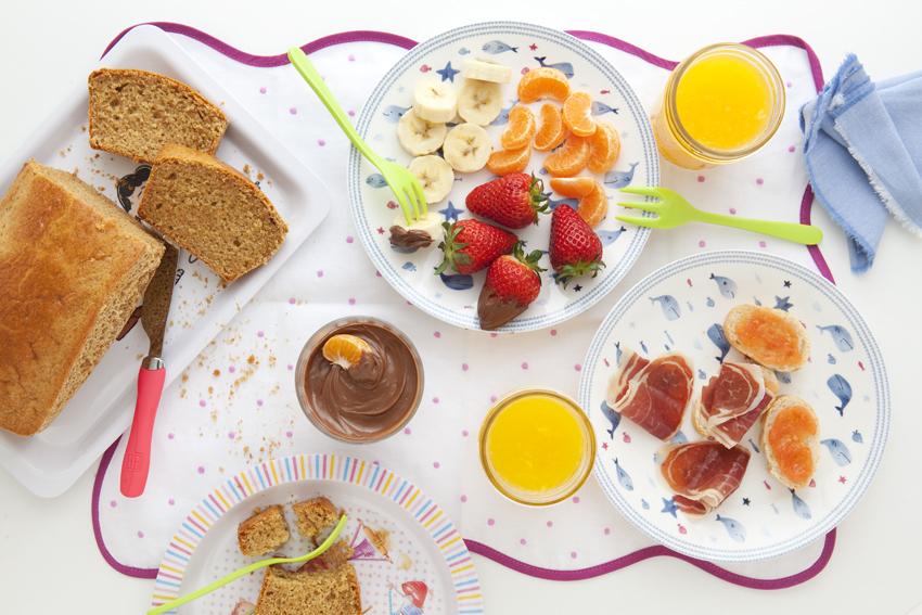 Healthy breakfasts and afternoon snacks for children