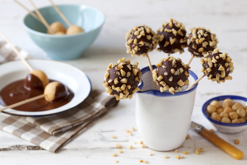 Borges recipe - chocolate cake pops with nuts