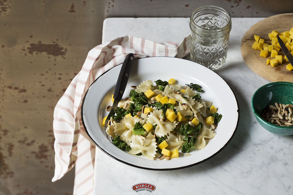 Borges - Farfalle with kale and mango