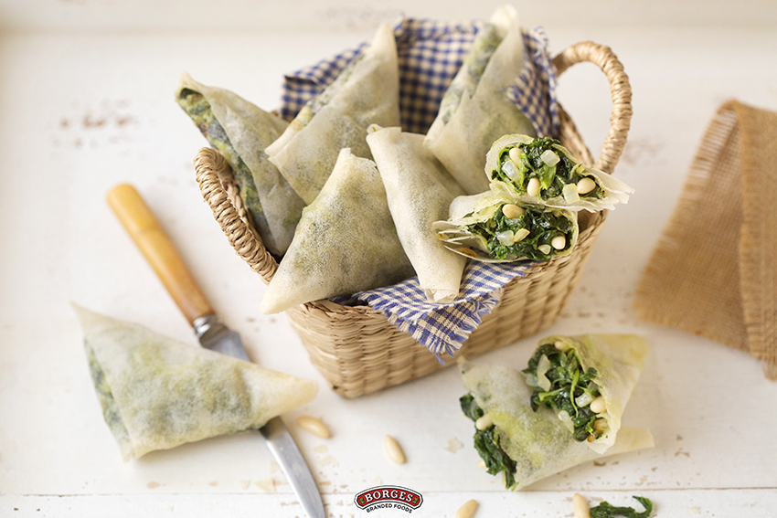 BORGES - Spinach and pine nuts samosas