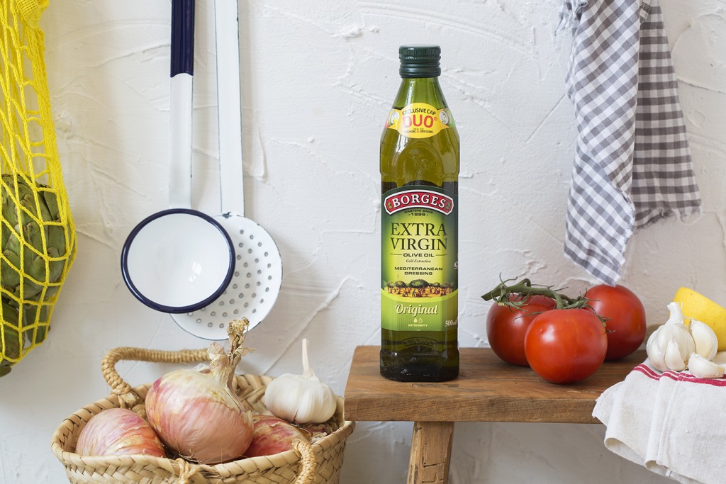Botella de aceite de oliva Borges, calorías mucho más saludables que otros alimentos