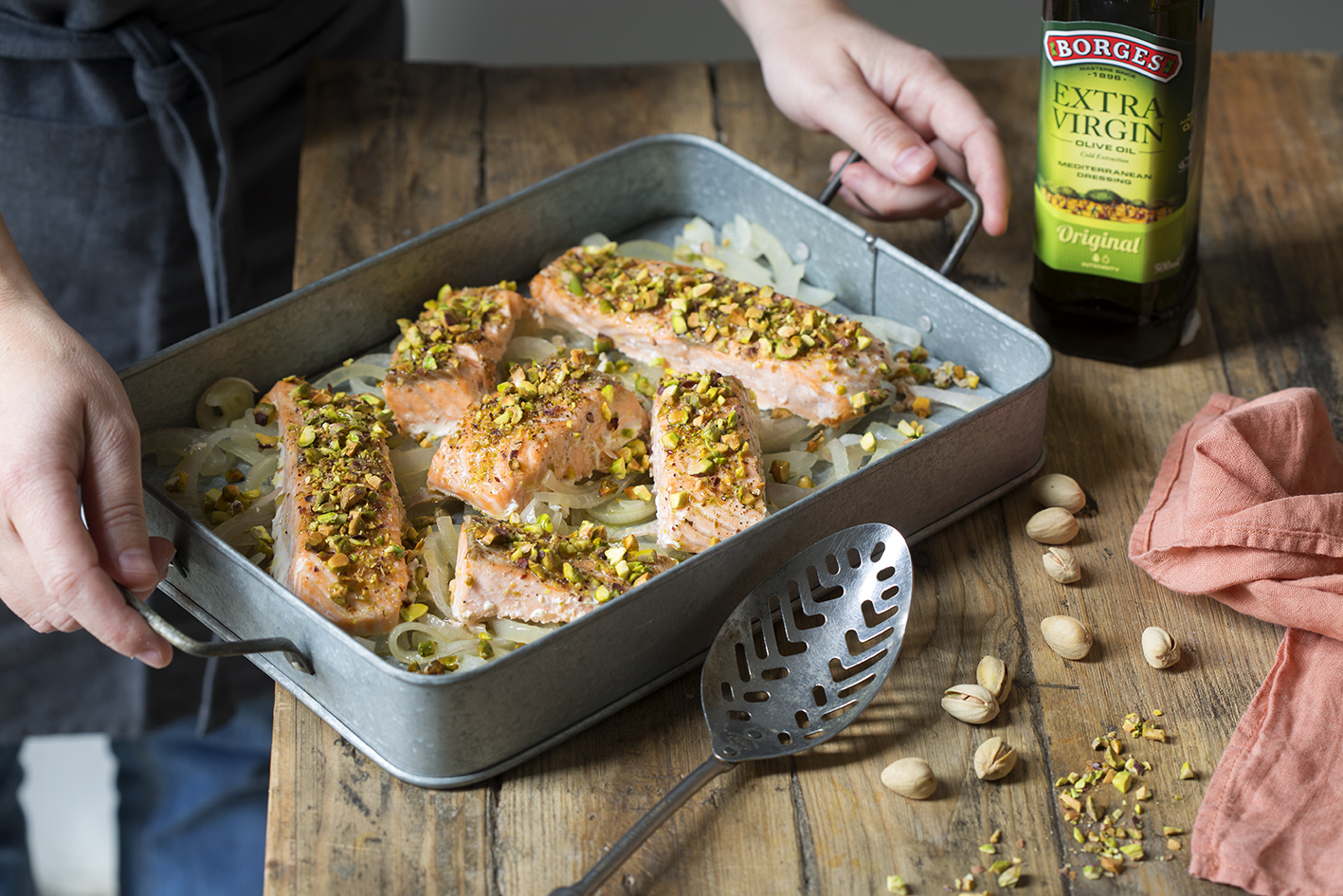 Salmon with pistachios. Quick and easy! - Borges