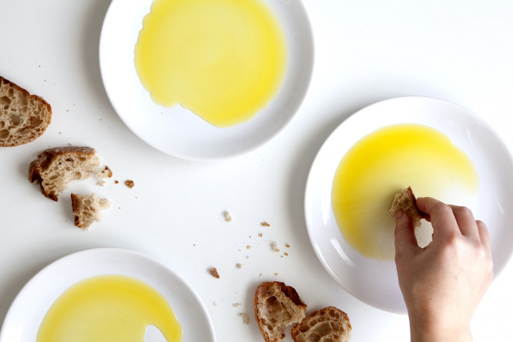 Olive oil, an easy appetiser