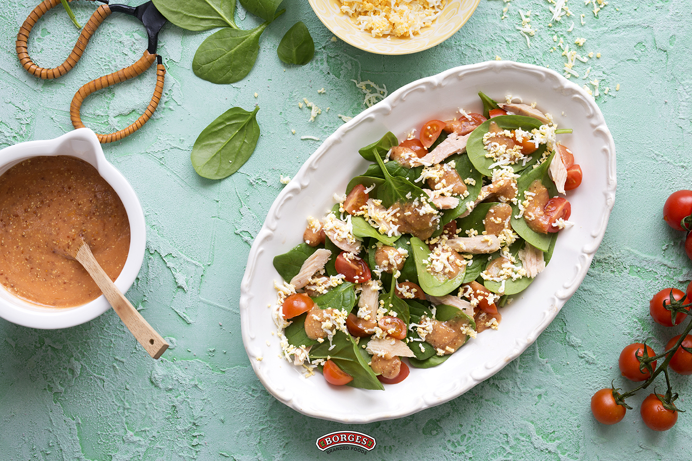 Tuna salad with hard-boiled egg and tomato vinaigrette - Borges recipes