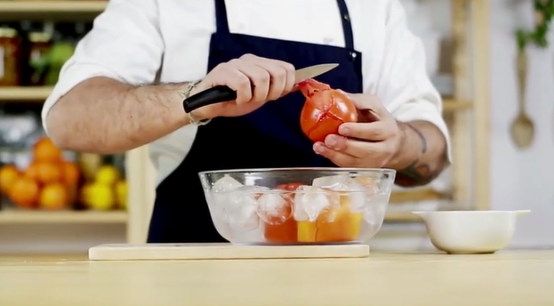 Borges - a quick and easy way to peel tomatoes
