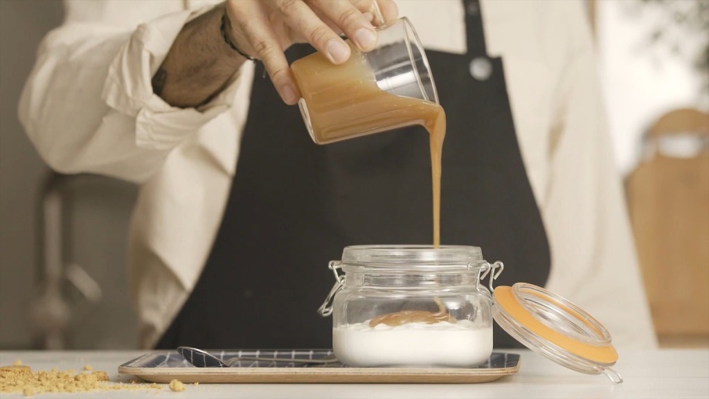A vegan recipe of homemade milk caramel with almond