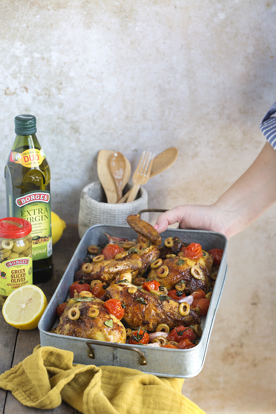 Baked chicken with a refreshing sauce - Borges India
