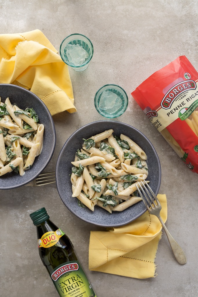 Pasta with spinach and gorgonzola