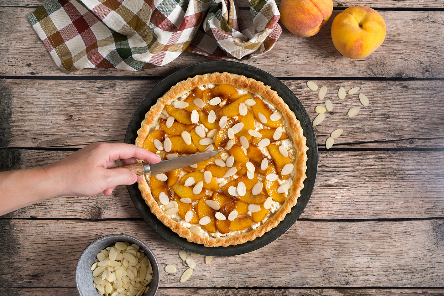 Peach pie with balsamic vinegar - Borges India