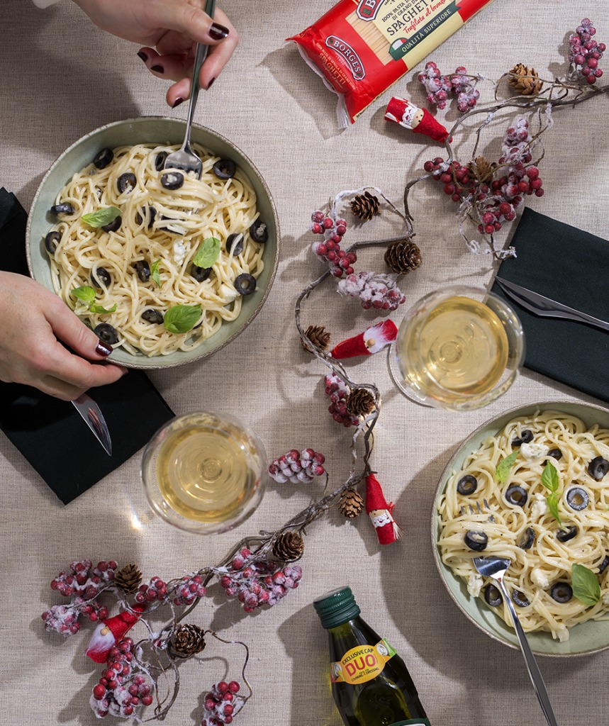 Spaghetti with Gorgonzola and Olives