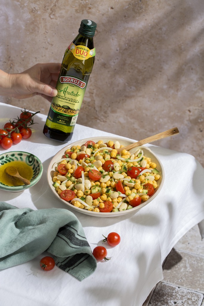 Ensalada de garbanzos con almendra crujiente