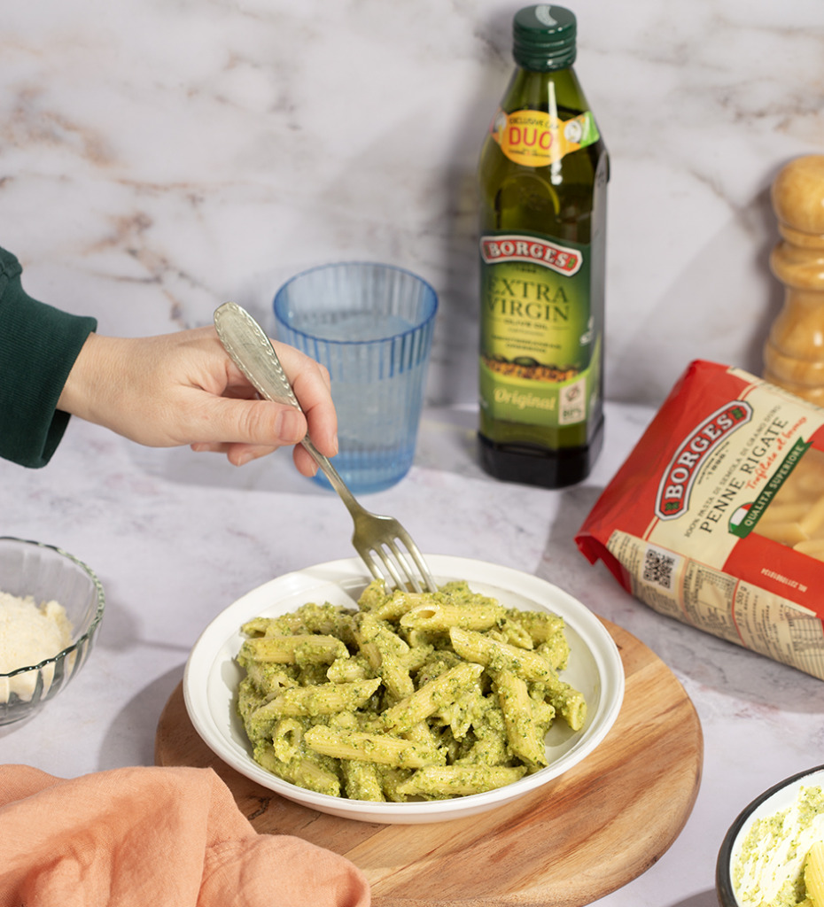 Pasta with Broccoli and Cheese Pesto