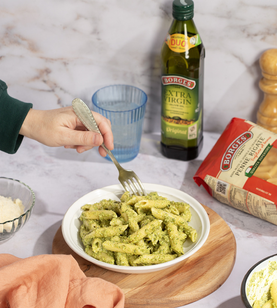 Pasta with Broccoli and Cheese Pesto