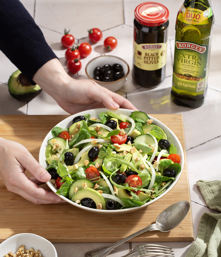 Ensalada de aguacate y aceitunas