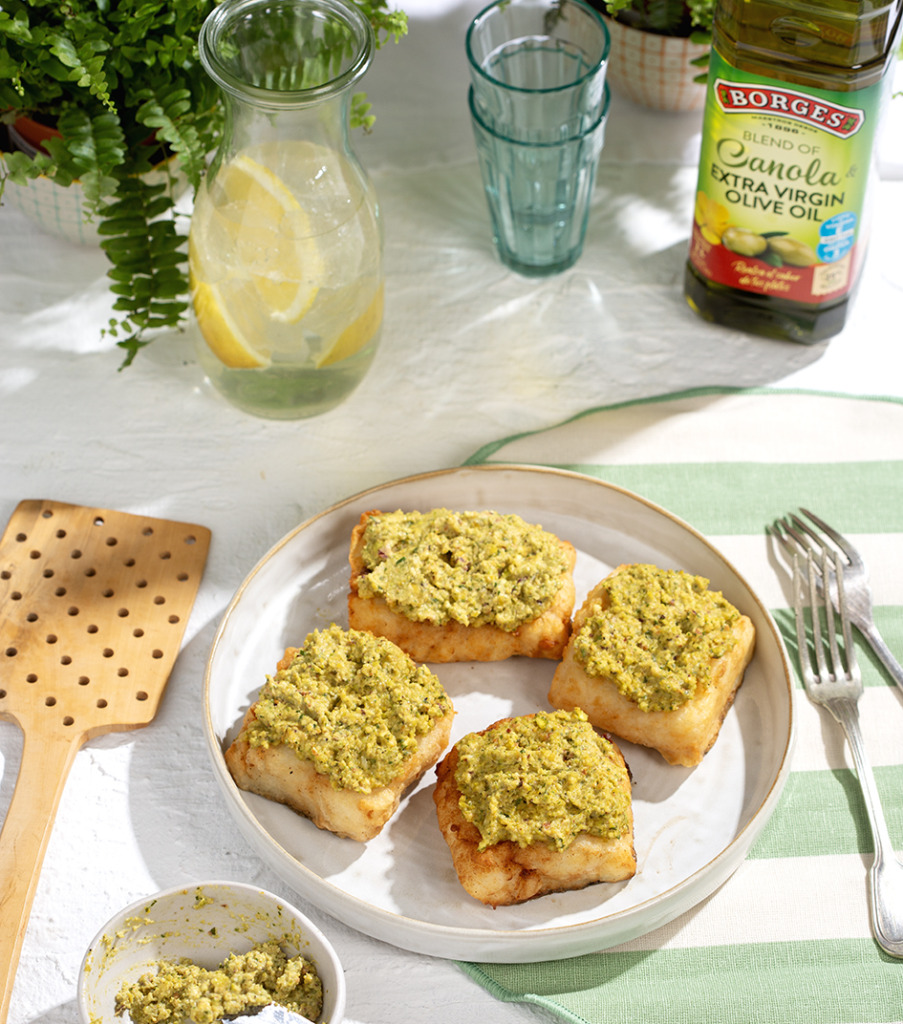 Bacalao frito con salsa de pistacho