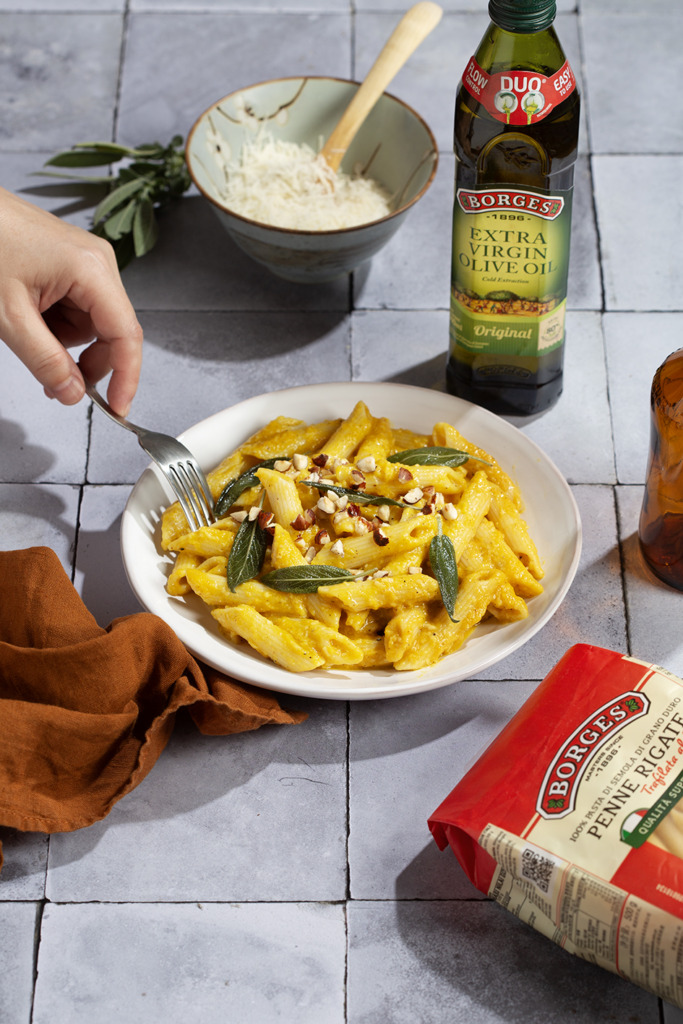 Pasta con calabaza y mantequilla tostada
