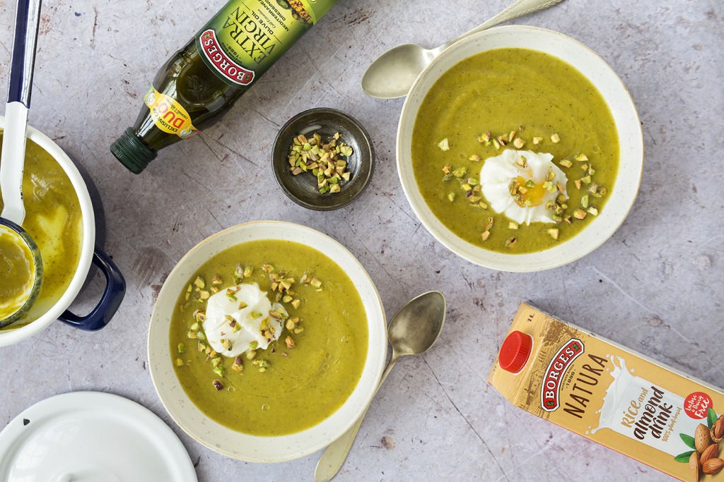 Zucchini and tumeric soup recipe served in bowls