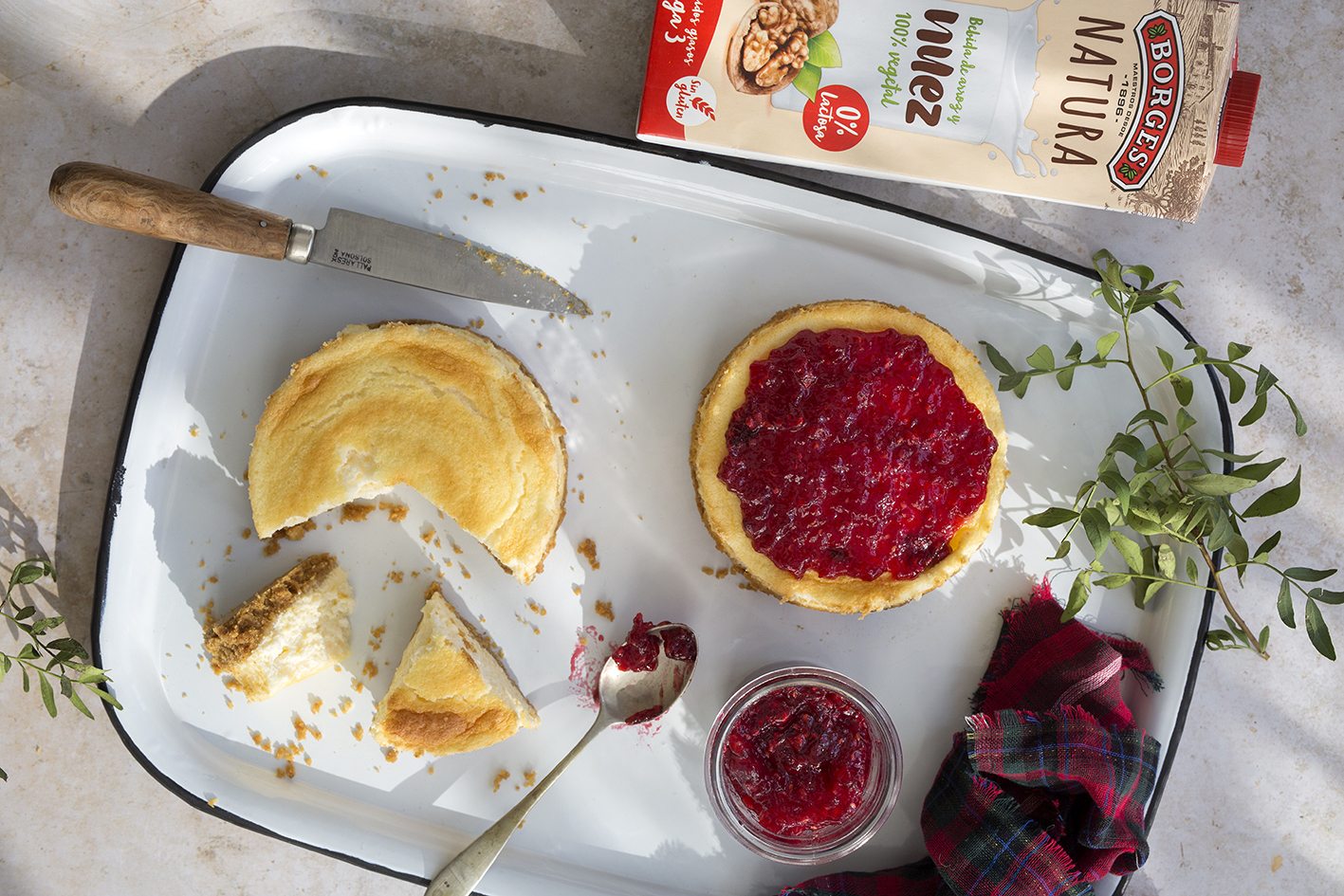 Cheesecake with strawberry jam recipe