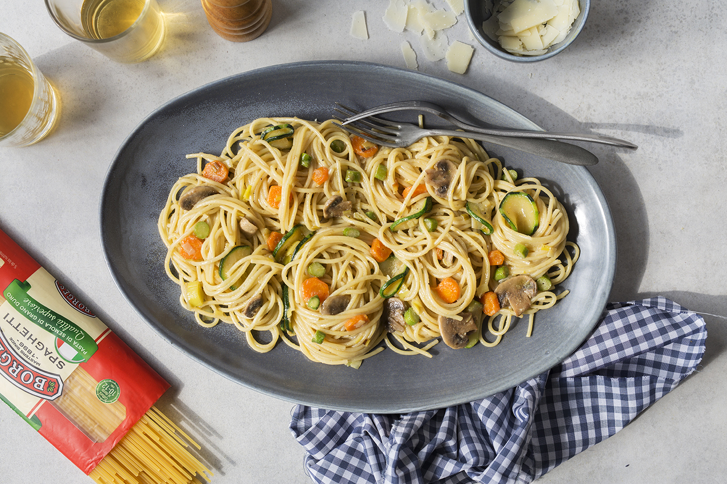 Spaguetti con carbonara vegetal con aceite de oliva virgen extra Borges