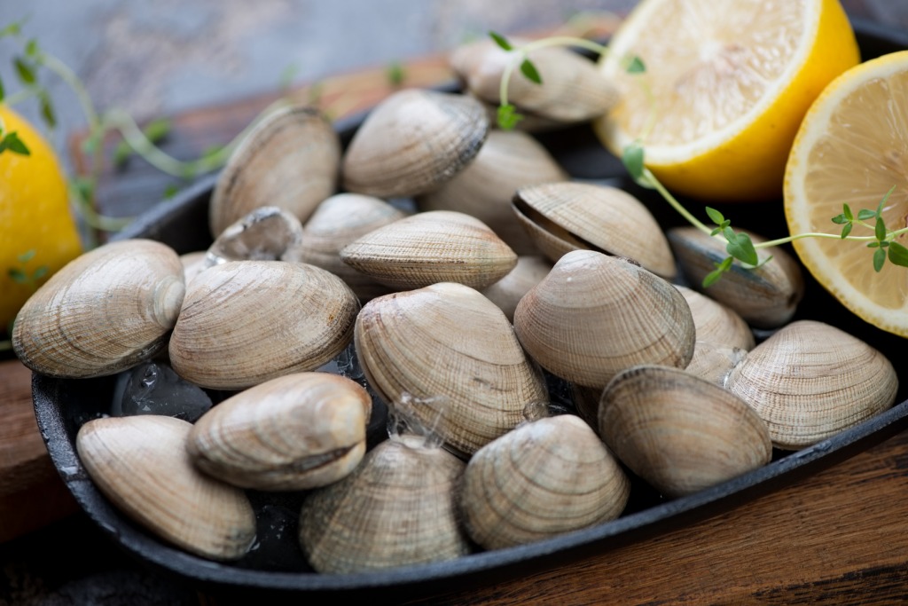 How to get every last grain of sand out of clams