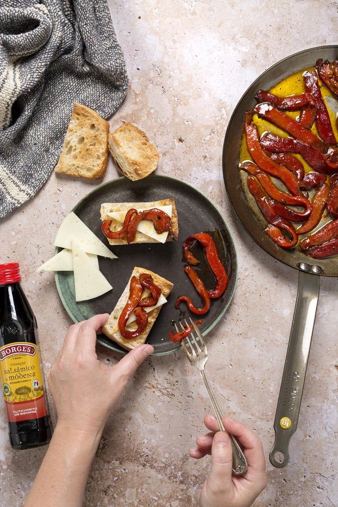 Caramelized bell peppers with balsamic vinegar