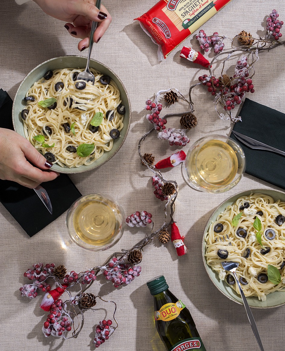 Spaghetti with Gorgonzola and Olives