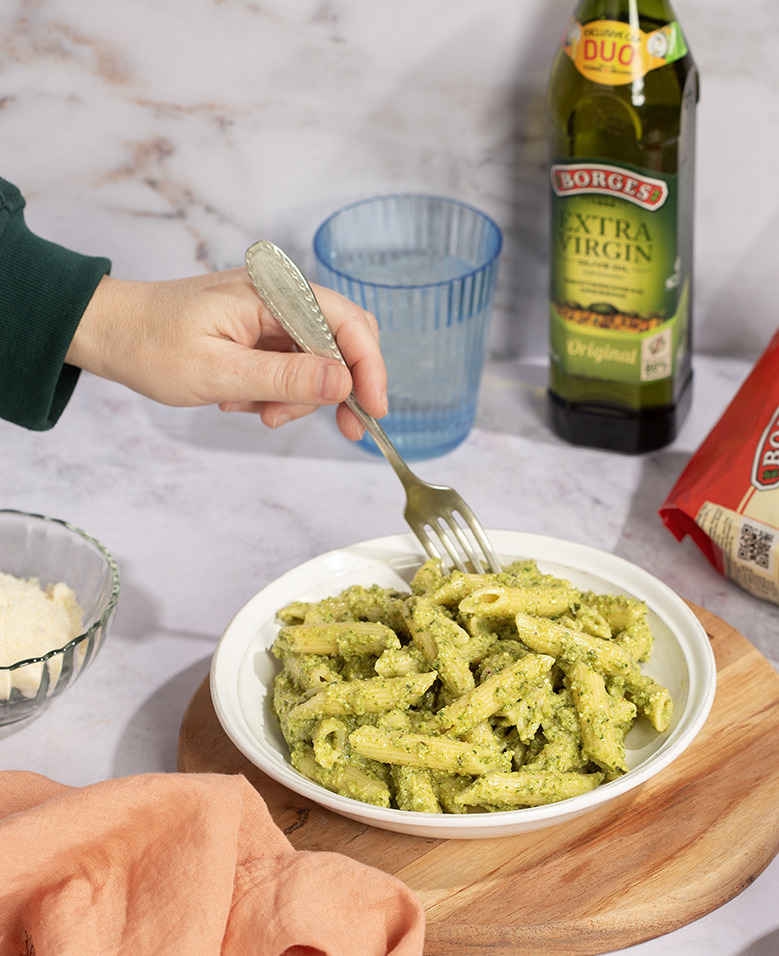 Pasta with Broccoli and Cheese Pesto
